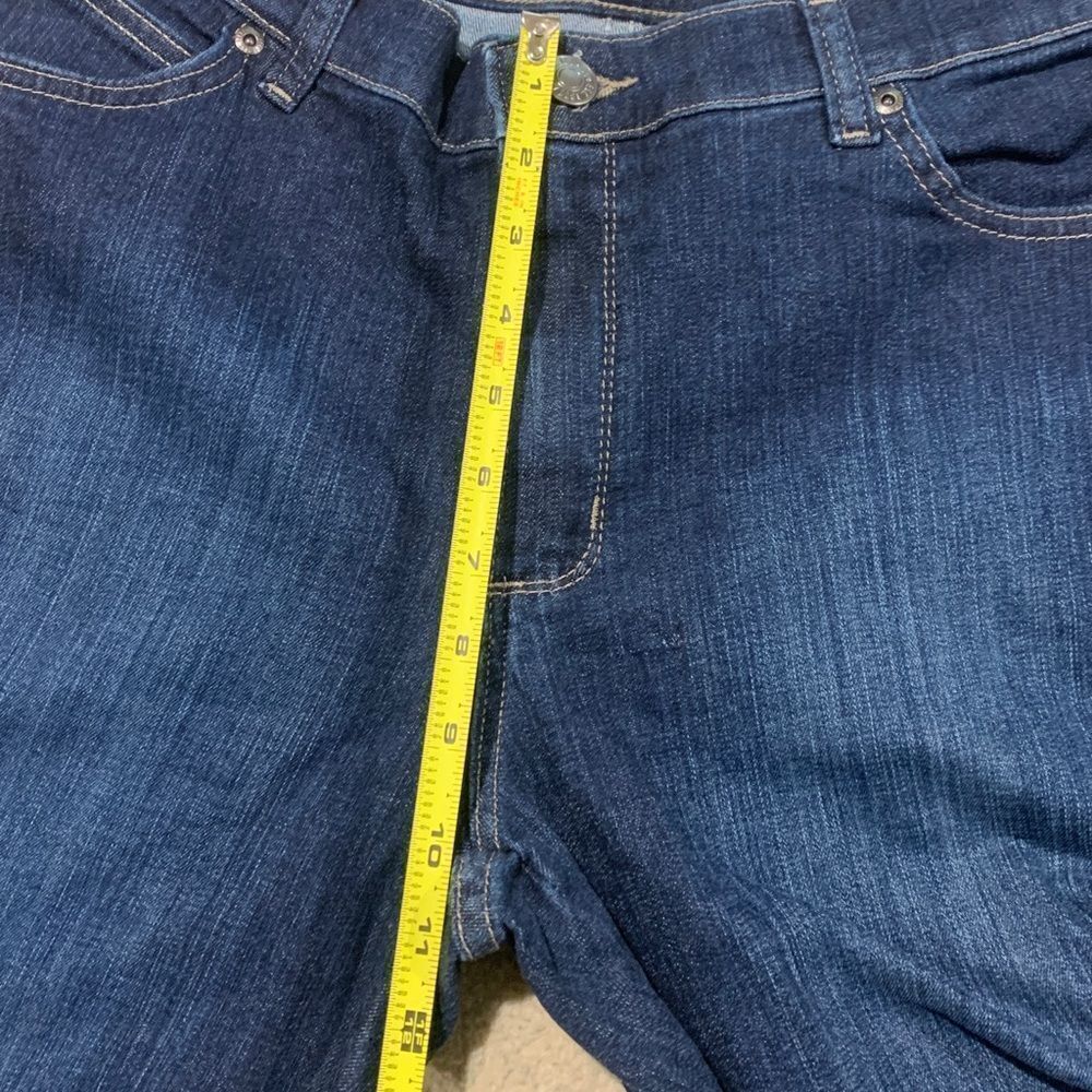 Lee Women's RELAXED FIT, straight leg, Dark Blue Jeans, size 12 short - Picture 10 of 12